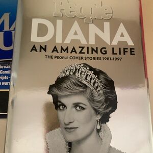 4/$25 People Magazine - Diana An Amazing Life